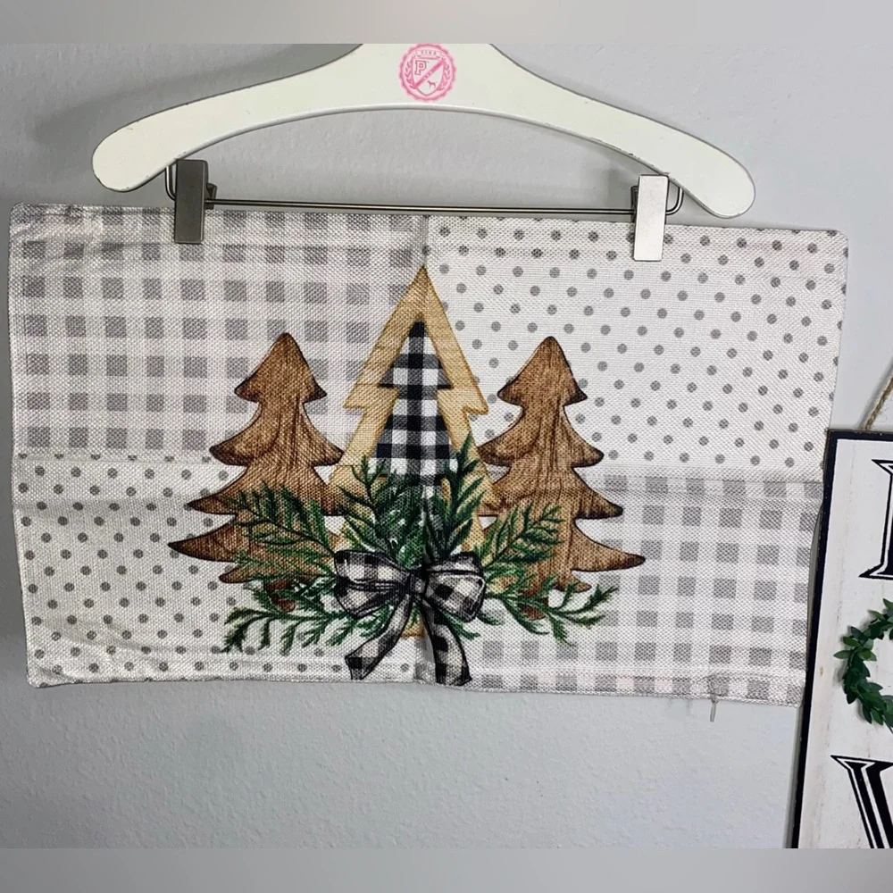 BUNDLE OF 4 CHRISTMAS DECORATIVE PILLOWCASES WITH ZIPPER